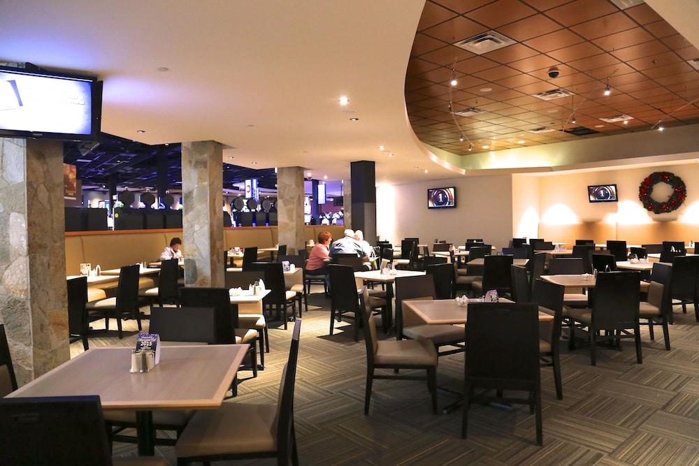Coast & Convention Centre 3*